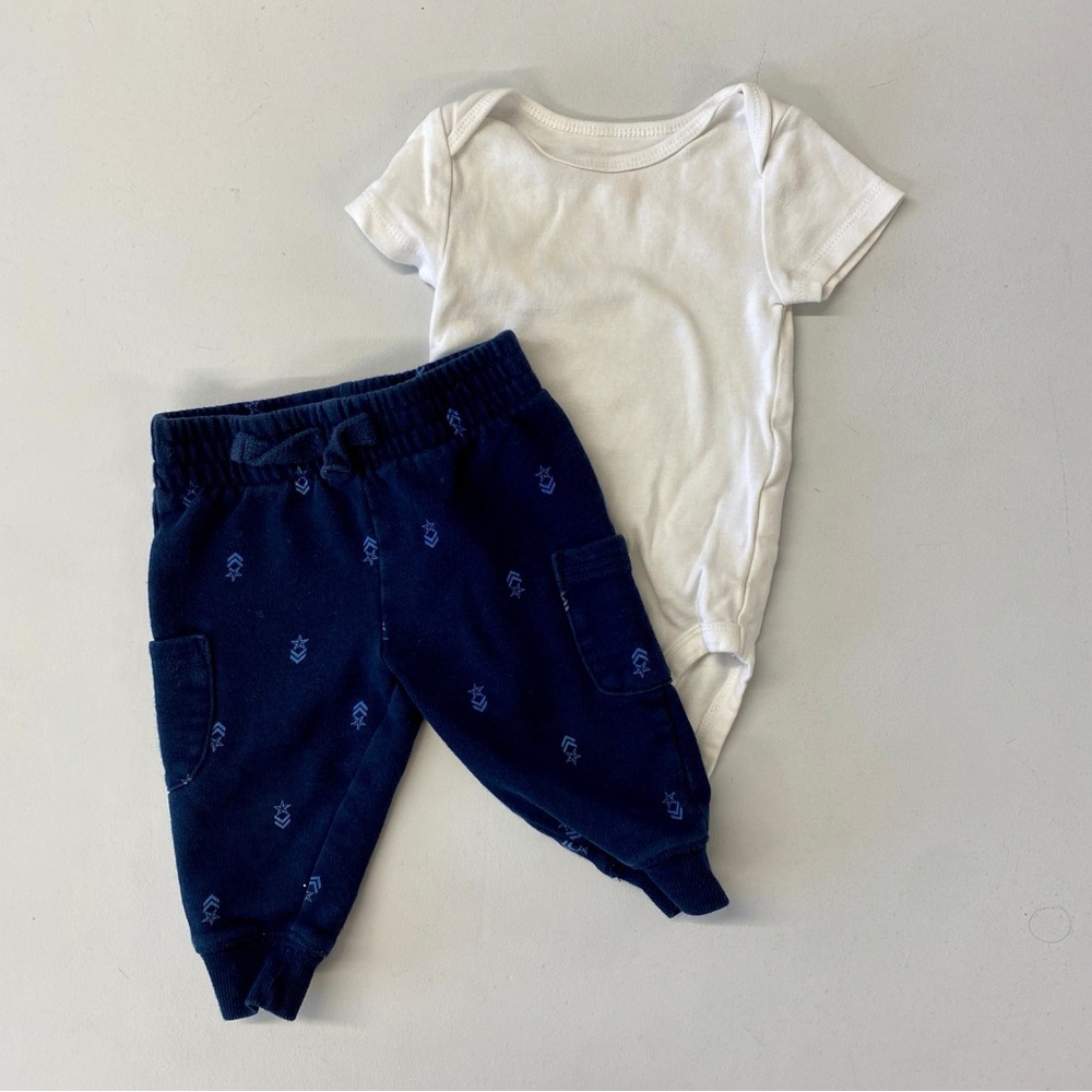 Joe Fresh Bodysuit & Joggers